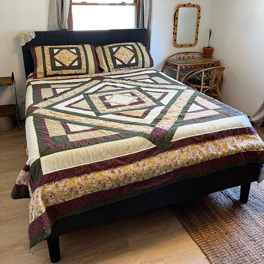 Vintage Quilt + Matching Shams
